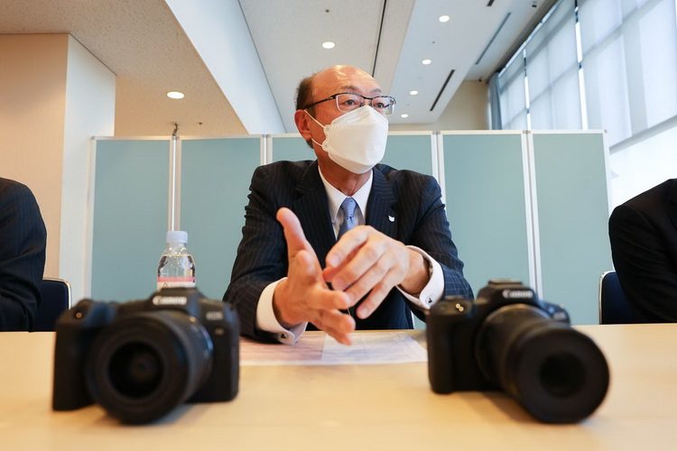 佳能eos1dxmarkiii,佳能明年将推出专业机身eosr1