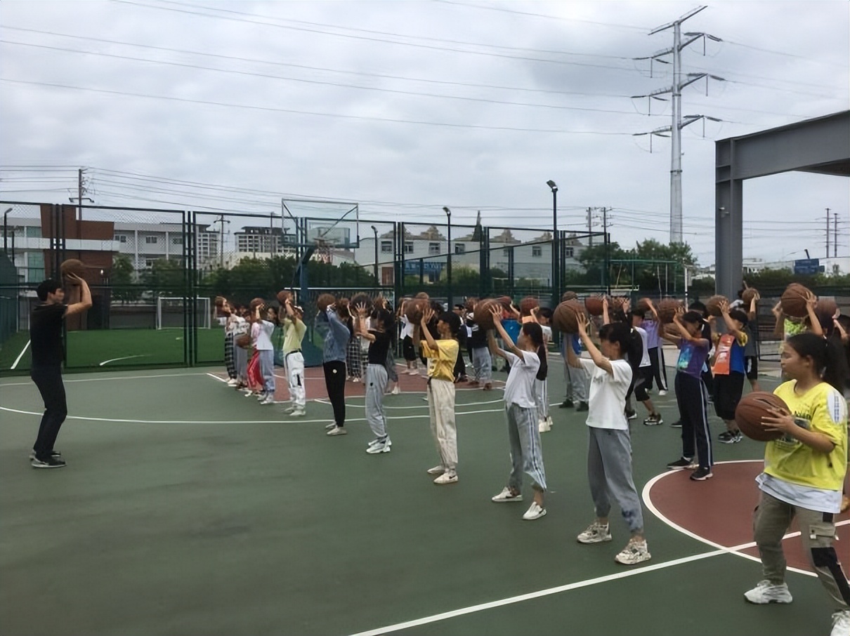泰州市海陵区鲍徐小学,泰州鲍徐中心小学篮球