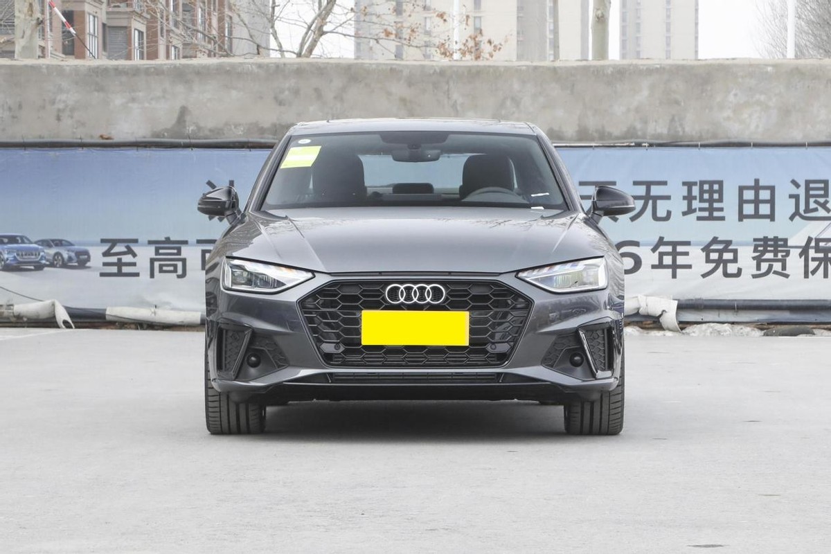 奥迪a4l2019款45tfsiquattro,轴距2.8米以上紧凑型