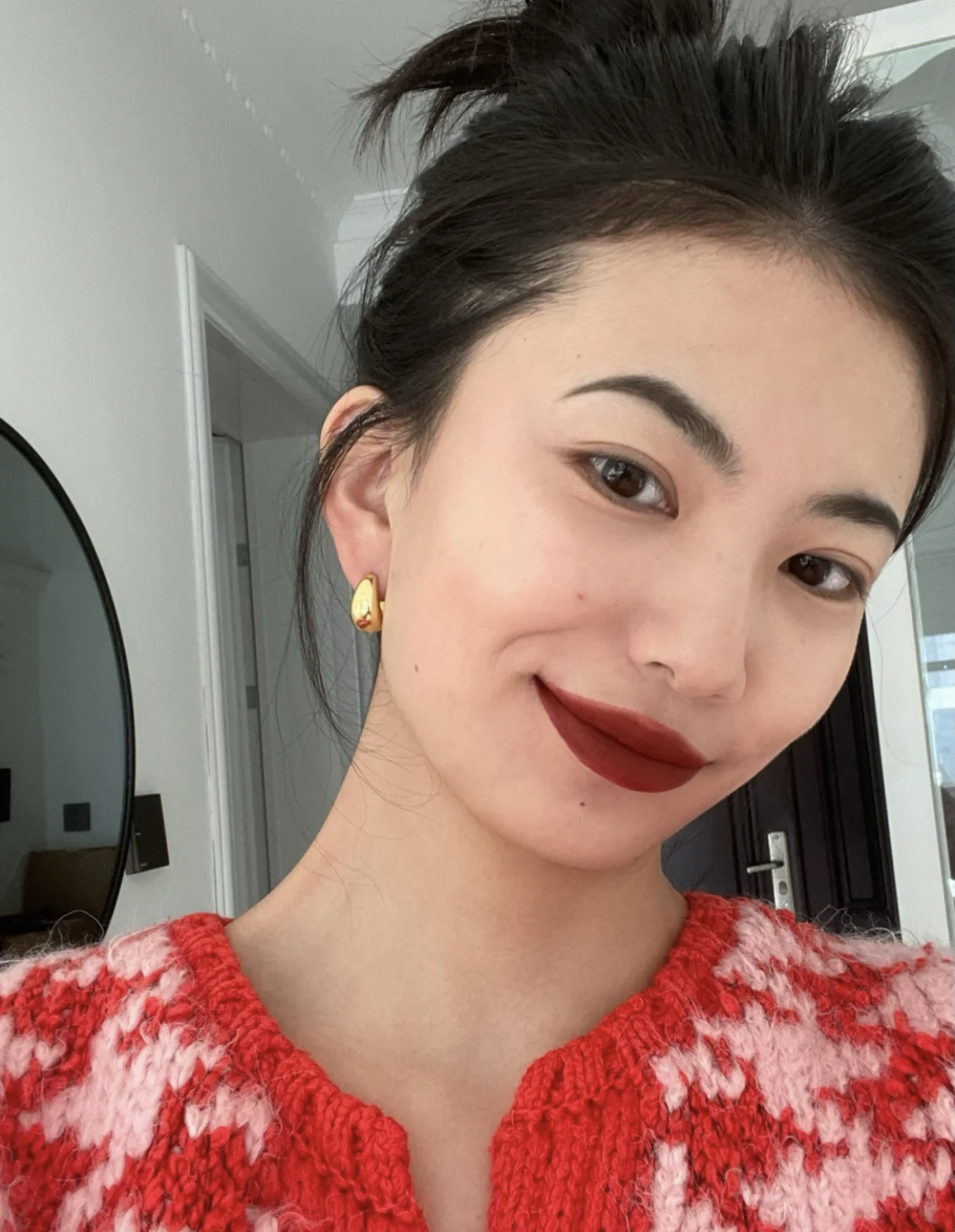 黄皮配什么颜色口红显白,黄皮女生涂上最显白的颜色