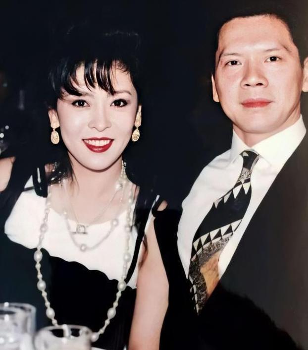 面相成熟的女人怎么打扮显年轻,长相显老的女生的特点