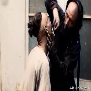 日军日记：*安妇慰**不服从管教，我很愤怒，用*刀刺**插入她的*体下**