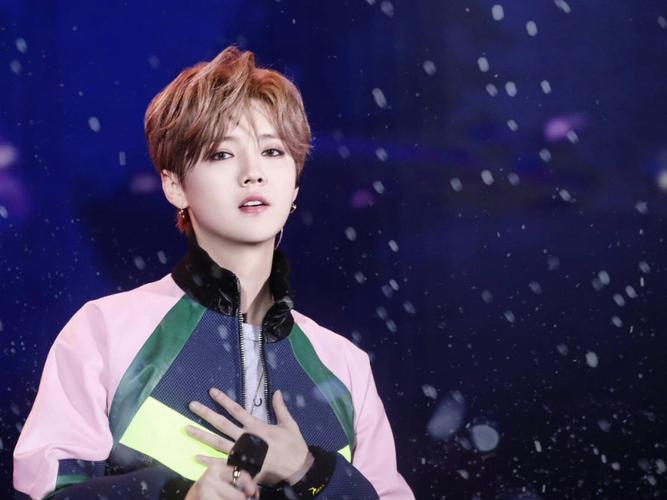 鹿晗巅峰期给足了关晓彤安全感,鹿晗炸裂视频