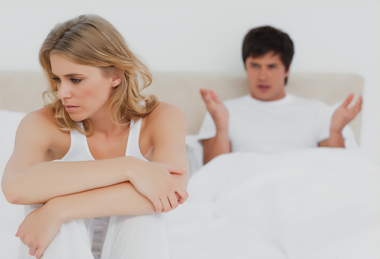 40岁男性毛发变白,40岁男性全身毛发变白是什么原因