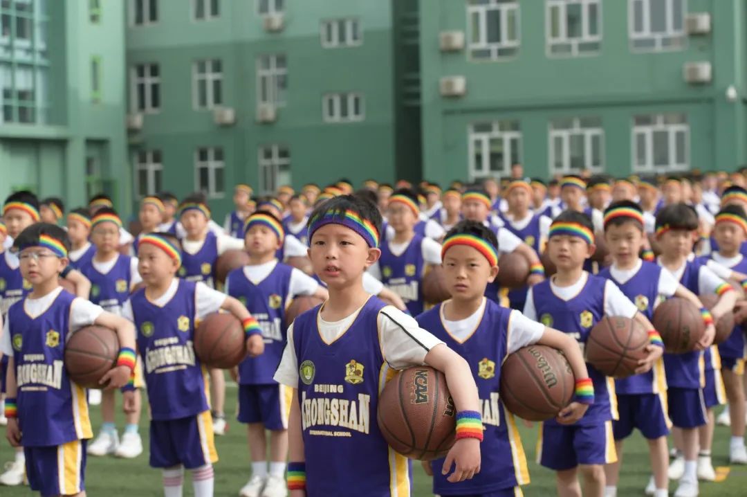 两千学生霸气登场的中杉金杉树体育节！泰酷辣！