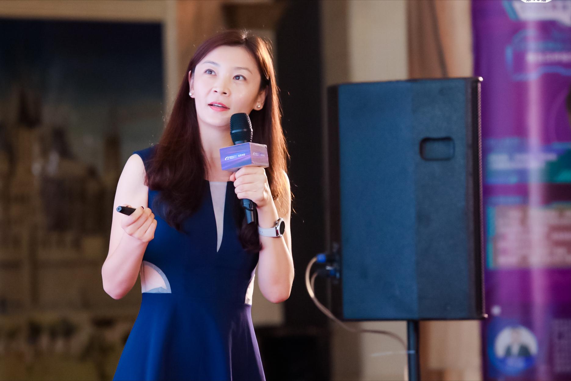 女白领放弃回村的生活,女白领逃离大城市