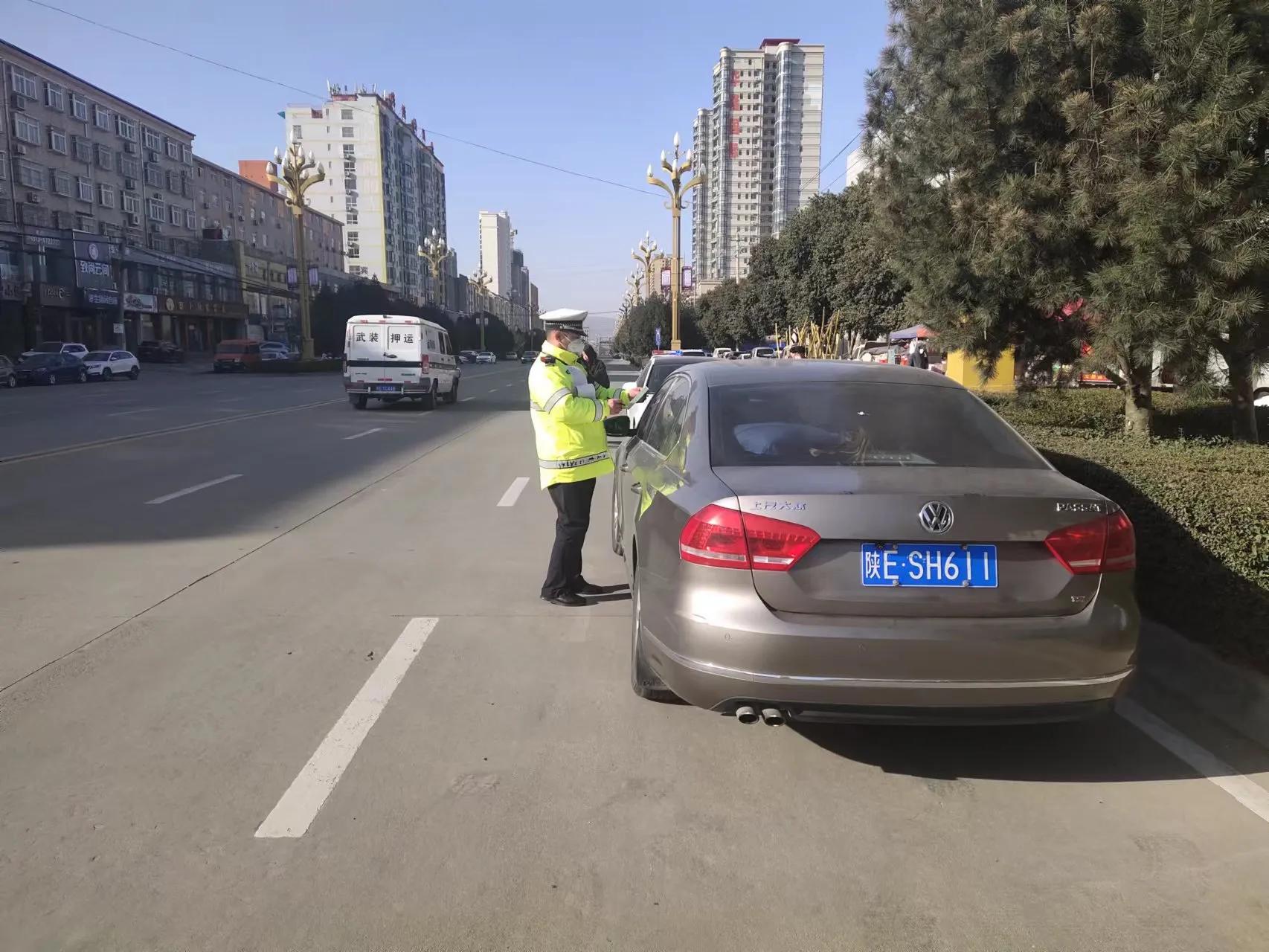 公安春节不打烊民警在岗保平安,县交警圆满完成春节安保任务