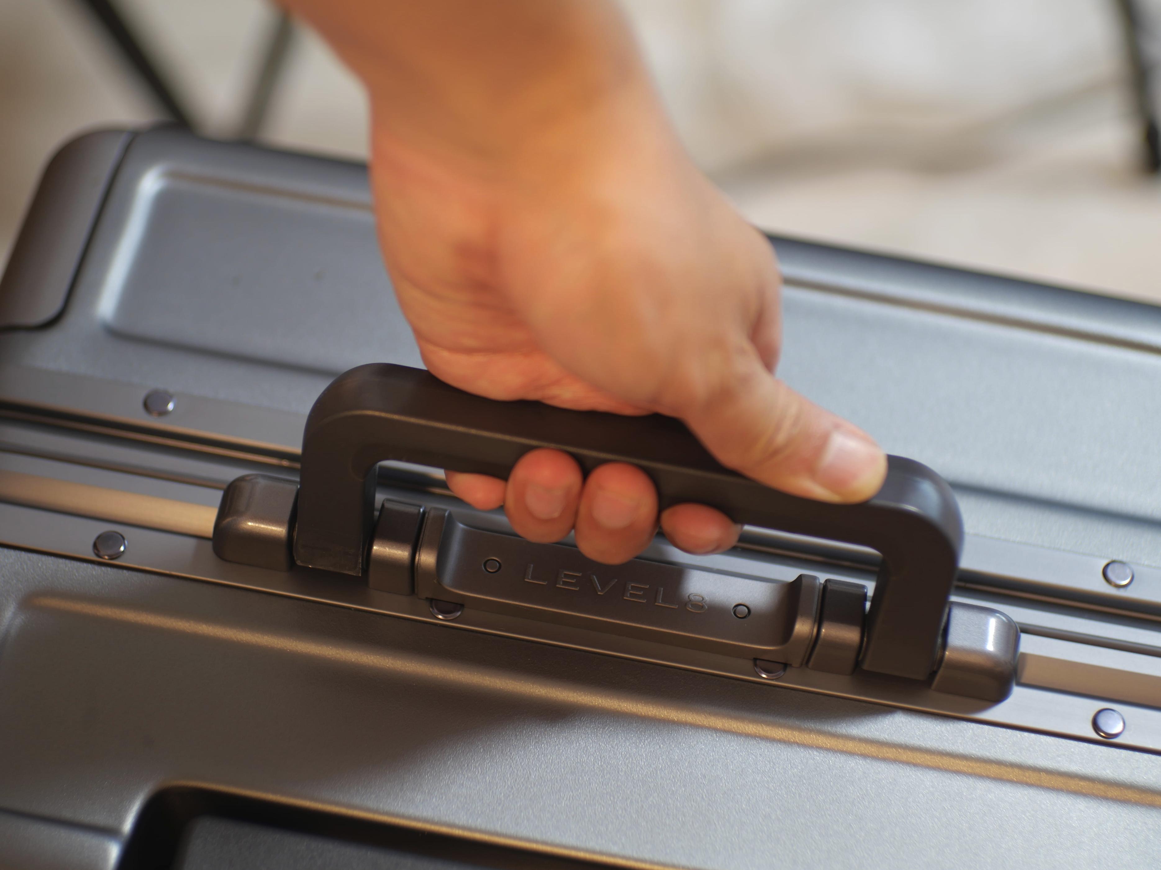 长途旅行买什么旅行箱好,旅行时如何选择合适的旅行箱