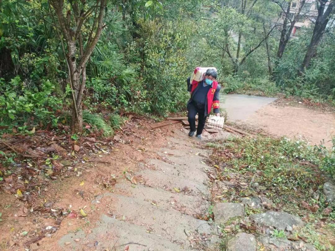 新民乡：红色“小蜜蜂”温暖群众心