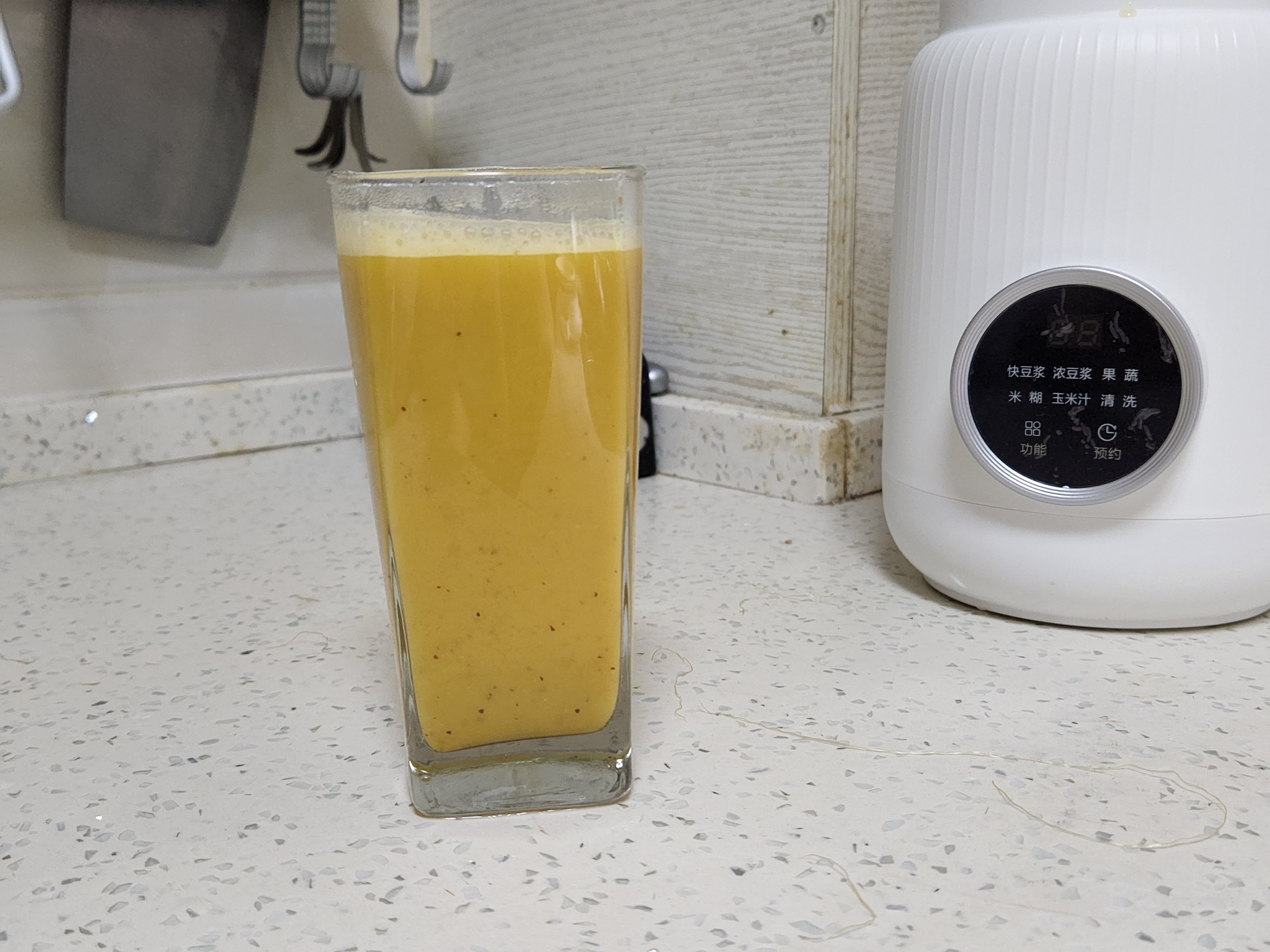 小熊和大宇哪个小型破壁豆浆机好,秋冬厨房新宠大宇云暮破壁豆浆机