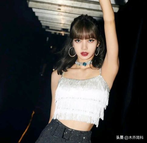 lisa官宣参加疯马秀是什么时候,lisa官宣跳疯马舞