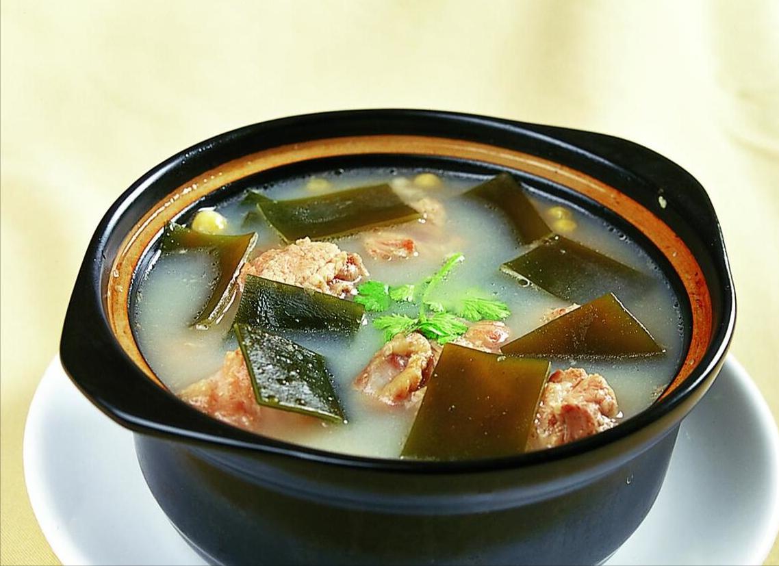 父亲个高母亲矮孩子身高怎么样,爸妈个子高孩子矮怎么办