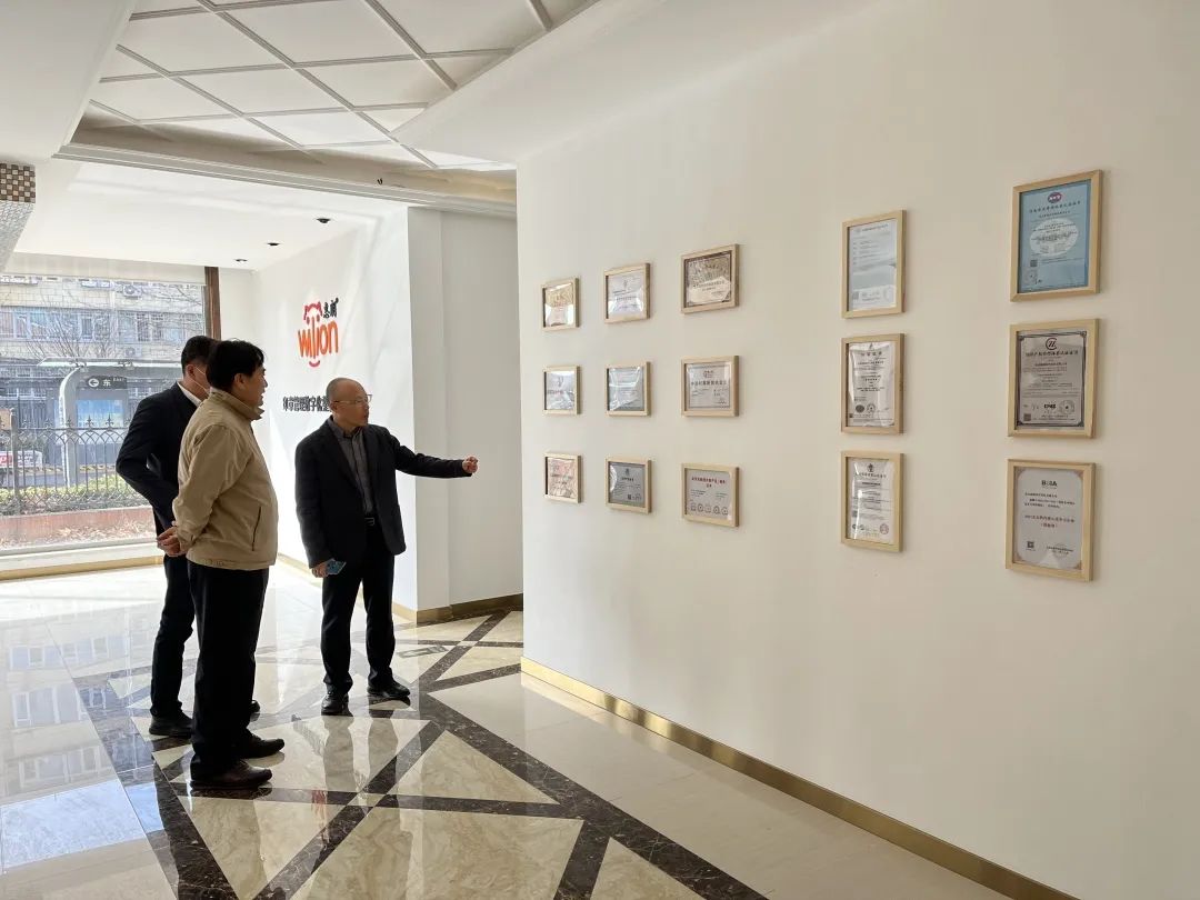 热烈欢迎中国文化办公设备制造行业协会焦延和理事长一行莅临惠朗