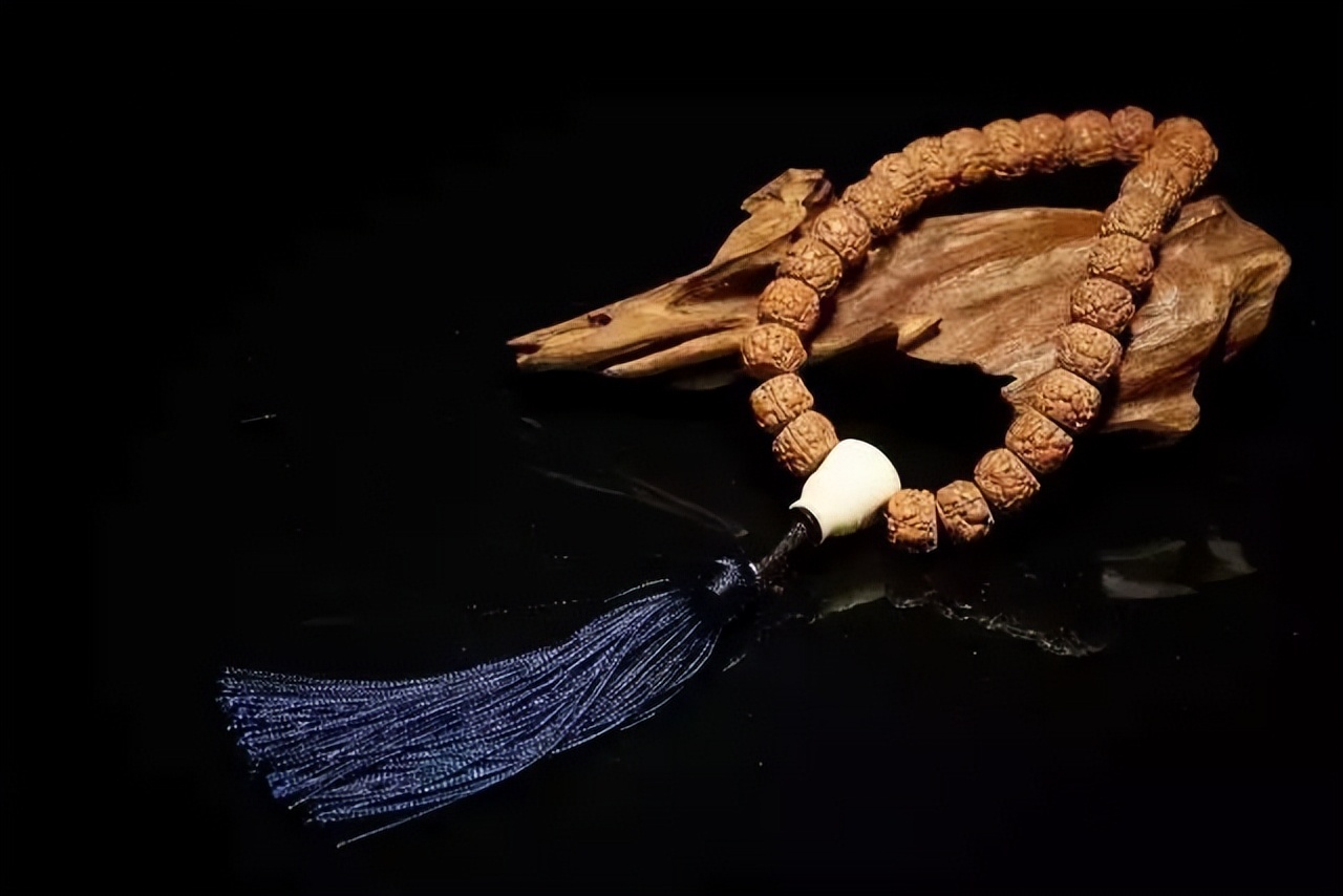 大尺寸藏式小金刚玉化包浆,藏式盘龙小金刚容易包浆吗