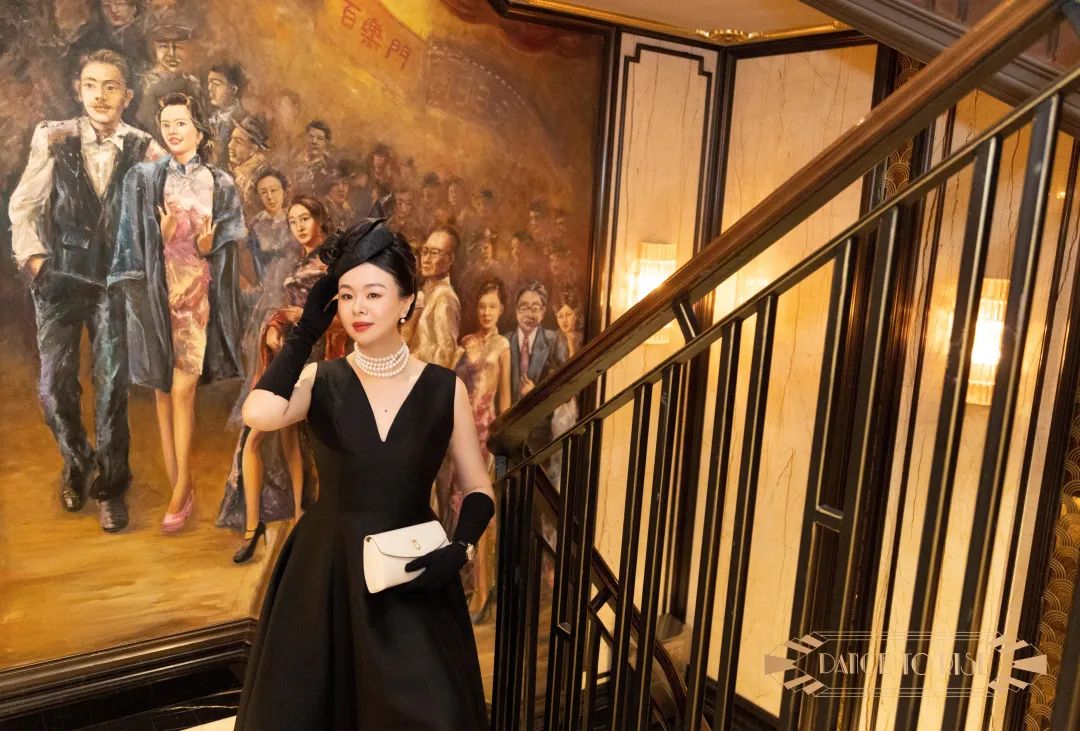 英国女王最喜欢的包包牌子,英国女王拿的包包价格