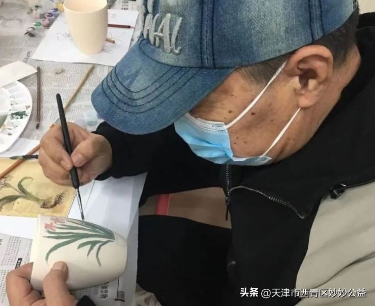 居家养老服务员为老人服务,居家社区老人最需要哪些养老服务