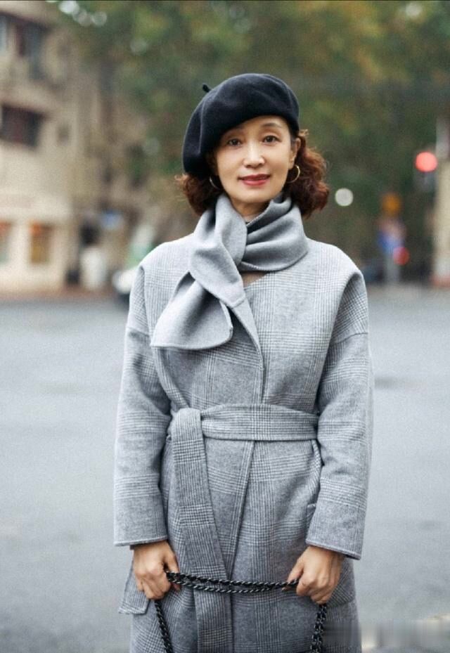 40岁妈妈烫发发型圆脸,四十多岁妈妈烫发洋气