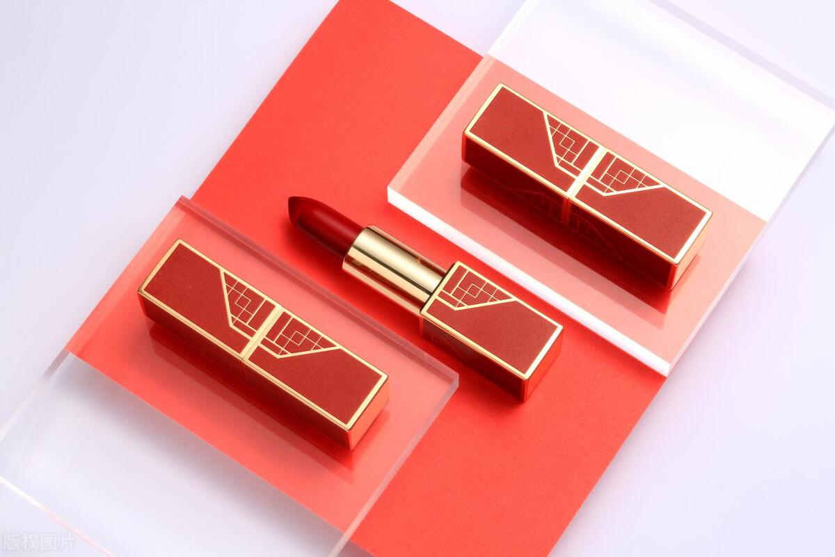 口红在哪里试色最接近唇色,口红试色正确步骤图片