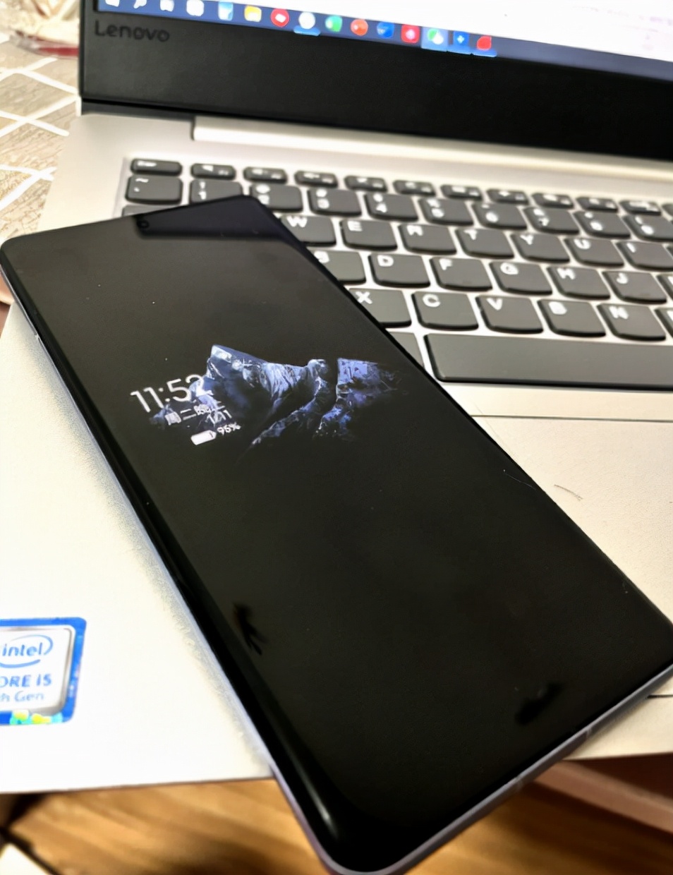 小米12系列换成苹果手机的体验,小米12用了一年的感受