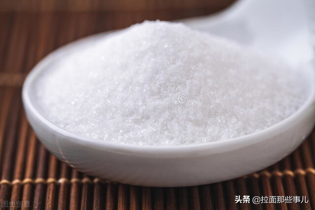 砂锅炖鱼豆腐奶白,炖鱼怎么出奶白汤