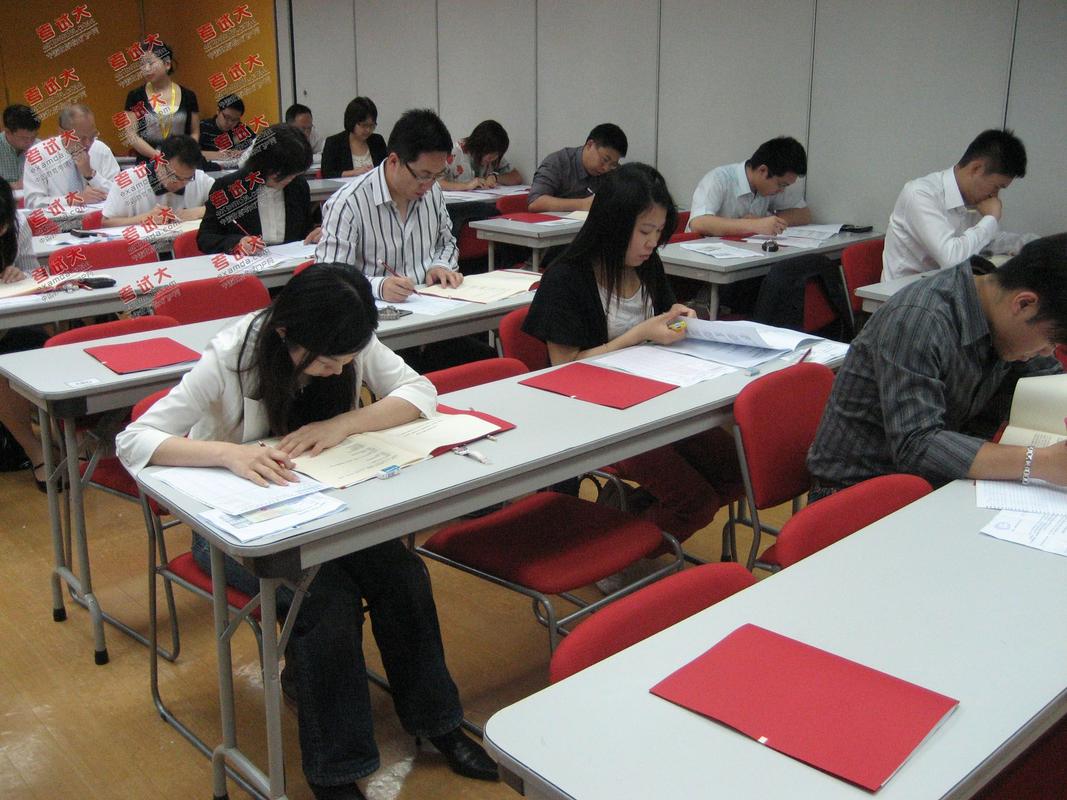 梦见掉牙是预示着亲人去世,梦见牙齿掉是亲人去世吗