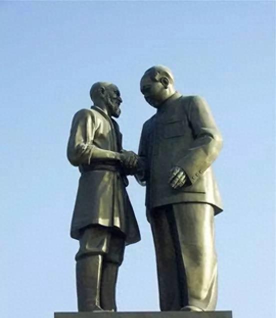 70岁高龄的库尔班：带百斤馕，骑毛驴从*疆新**去见毛主席，结局如何