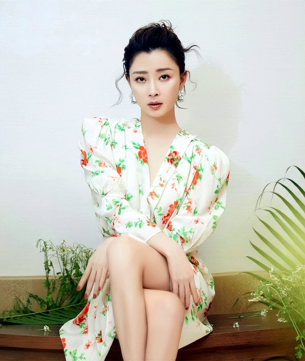 殷桃离异了吗,殷桃结过几次婚现在状况