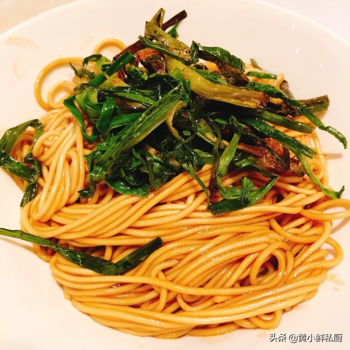 面条最简单的做法也很好吃,面条这么做让你解馋又过瘾