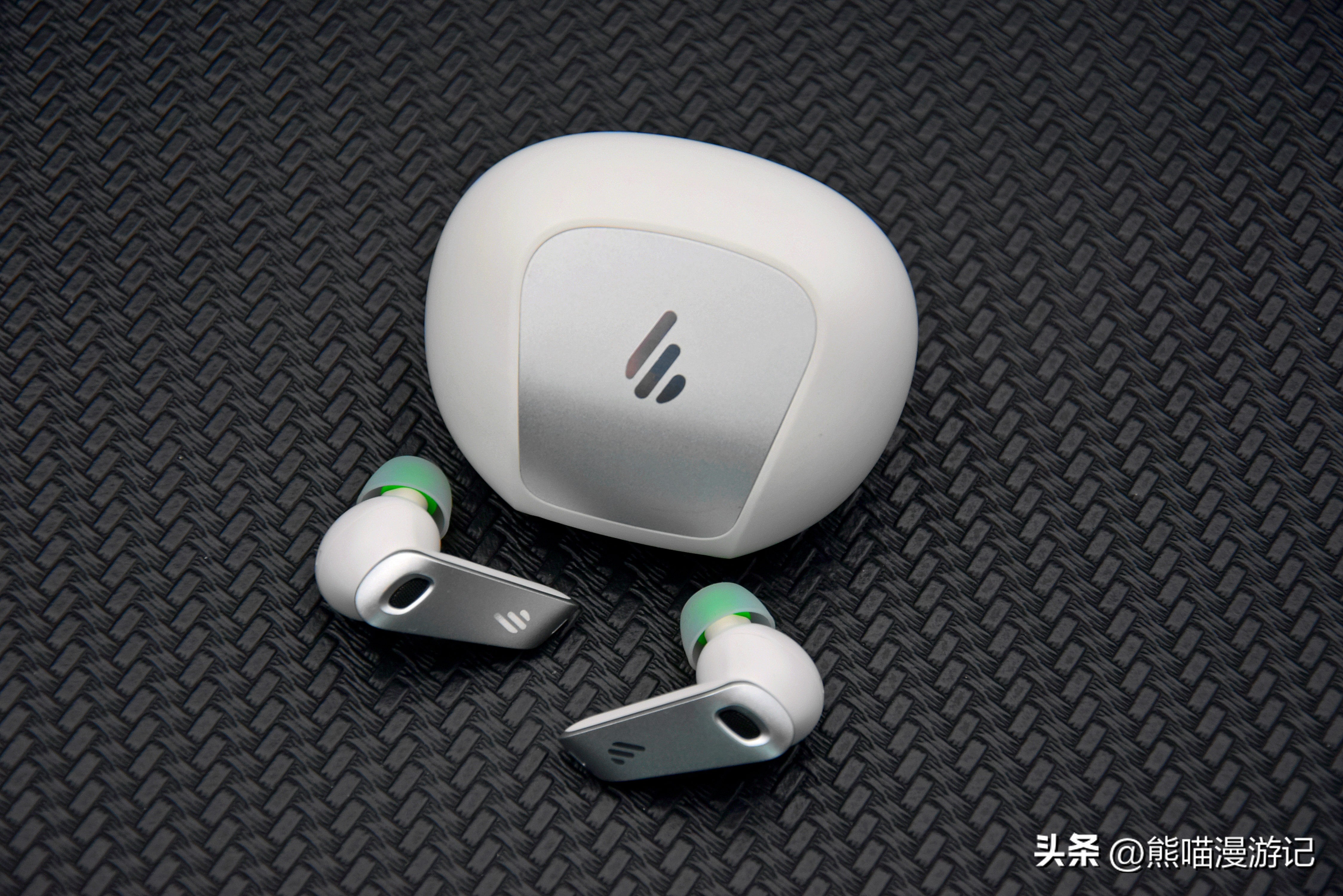 漫步者neobudss音质怎样,漫步者蓝牙耳机neobuds和荣耀亲选