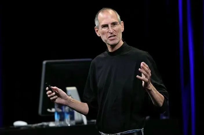 三宅一生品牌海报，设计同样惊艳