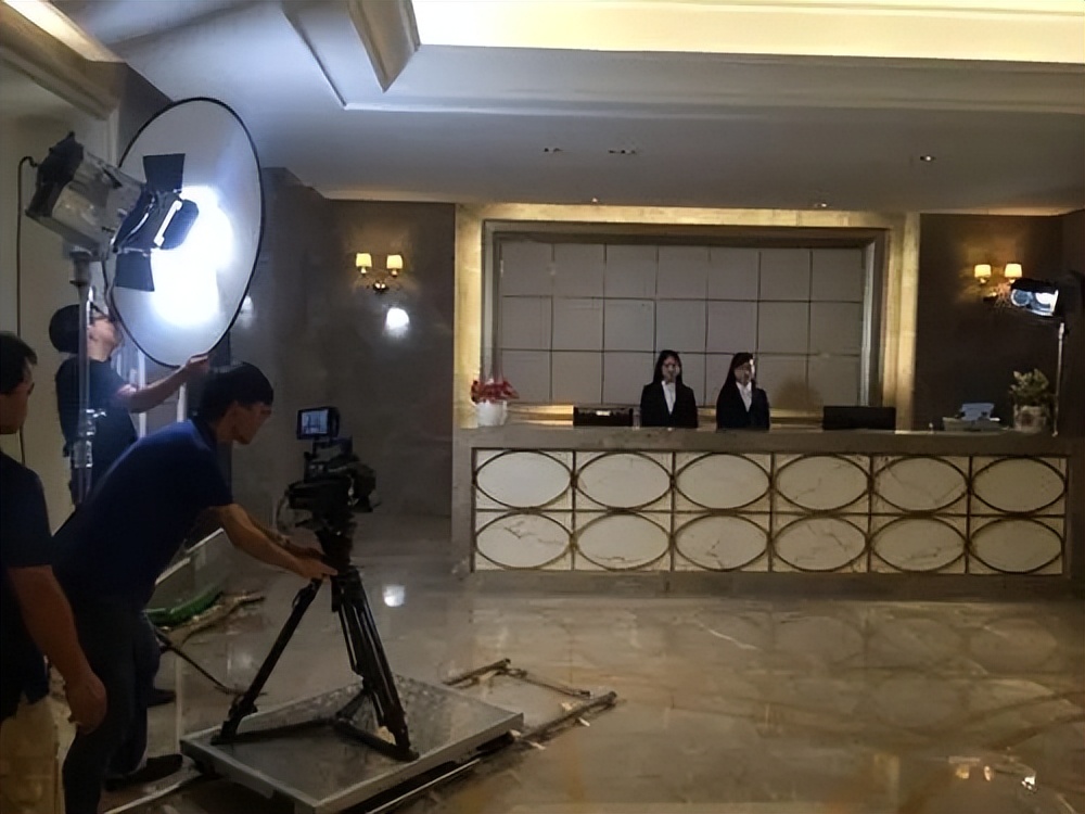 传统媒体广告与网络广告的相同点,电视广告和文字广告是什么关系