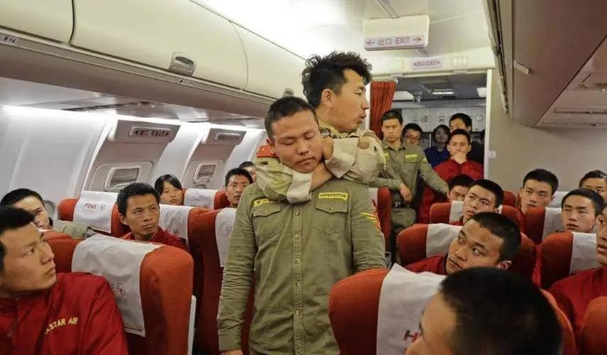 天津航班劫机事件空姐,天津航空劫持飞机事件新闻
