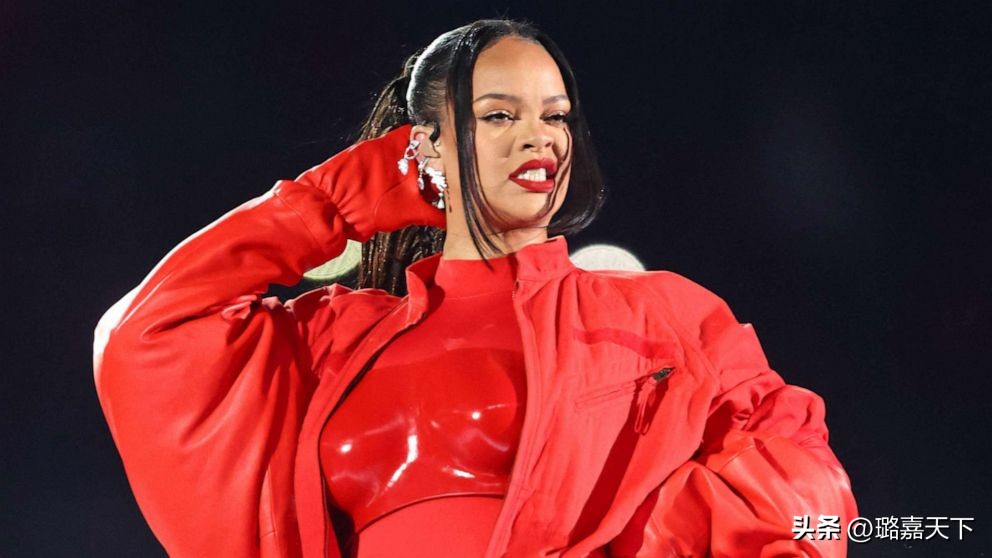 蕾哈娜挺着肚子参加超级碗,蕾哈娜超级碗怀孕