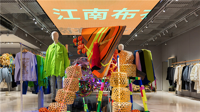 疫情反复去年下半年仅赚3.7亿,顶尖设计师品牌江南布衣咋恁强?