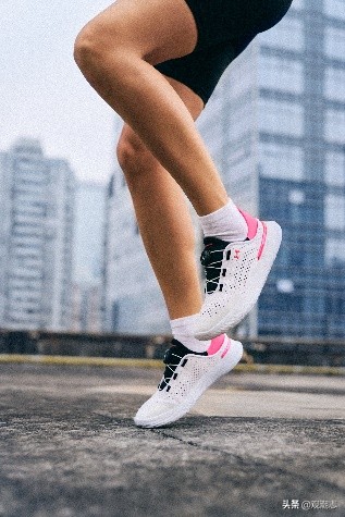 安德玛uas随变鞋,安德玛uahovr休闲鞋