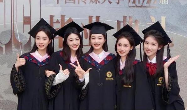 一个冷知识如果你的学士服是灰色,冷知识如果你的学士服是粉色领子