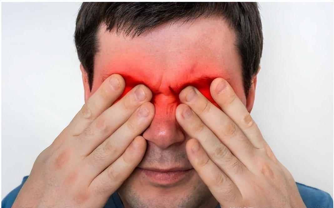 李连杰得甲亢后的照片,李连杰得甲亢前后照片对比