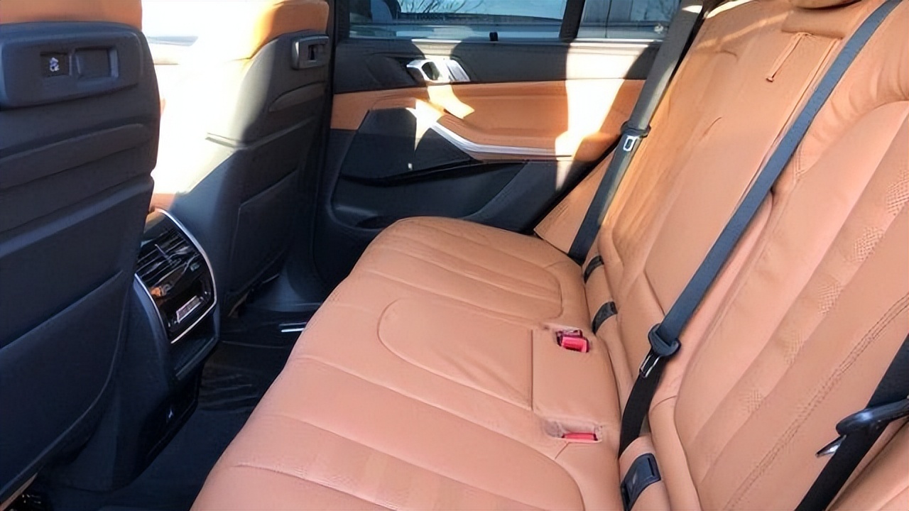 最新款公路之王宝马x5,新款宝马x5宽度超2米