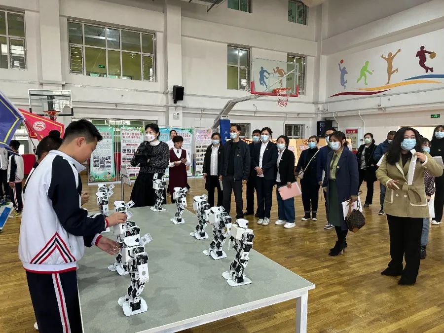 加强教育信息化,加强信息化建设提高管理质量