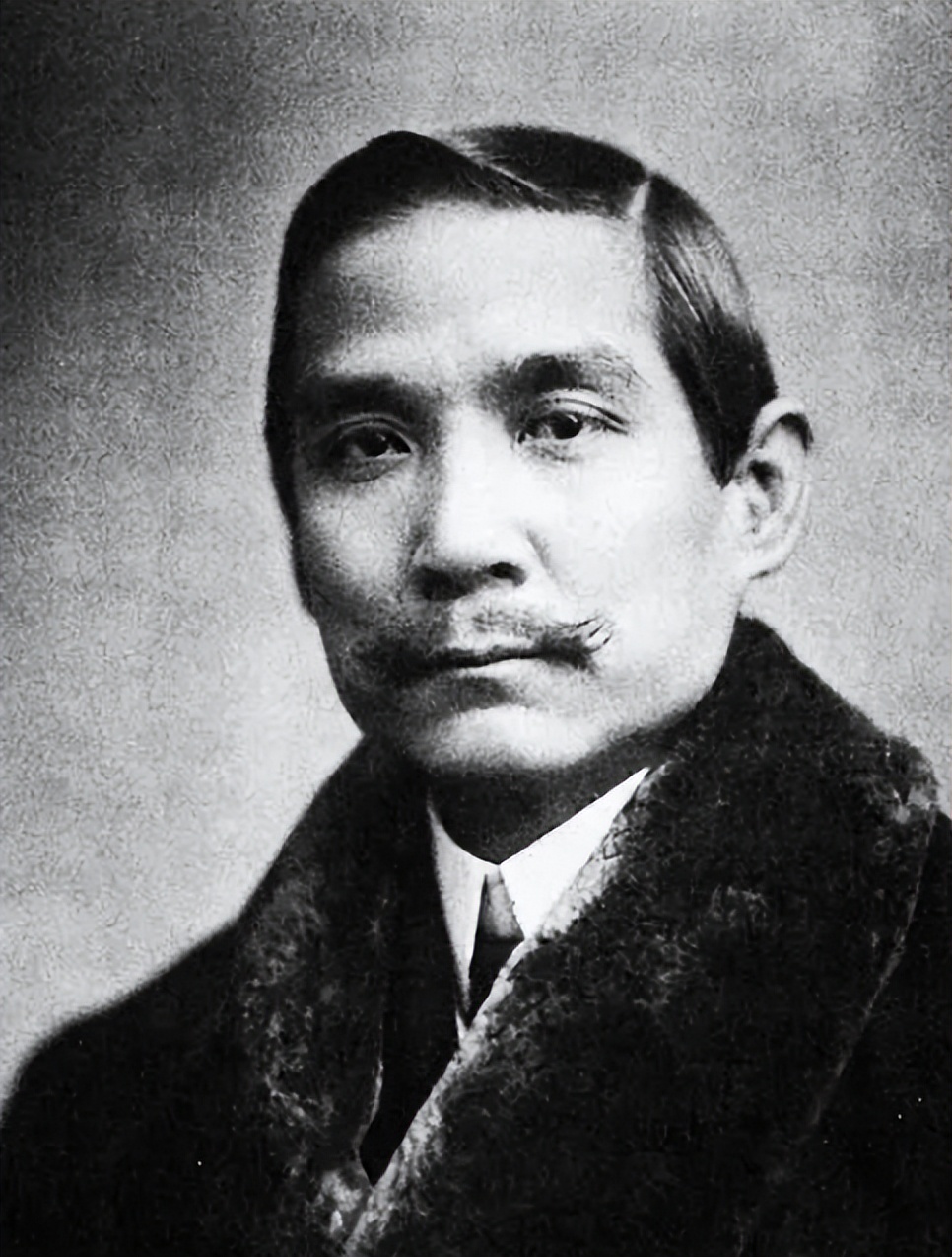 孙中山逃亡日本，和一名日本女子生下一个女儿，这个女儿如今在哪