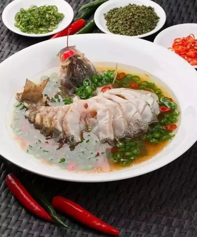 特色绝味鲈鱼做法,七星鲈鱼最正宗的做法