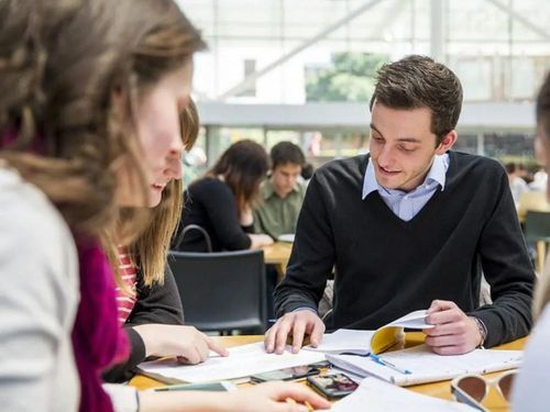 澳洲留学申请条件8年级,高三申请去澳洲留学需要什么条件