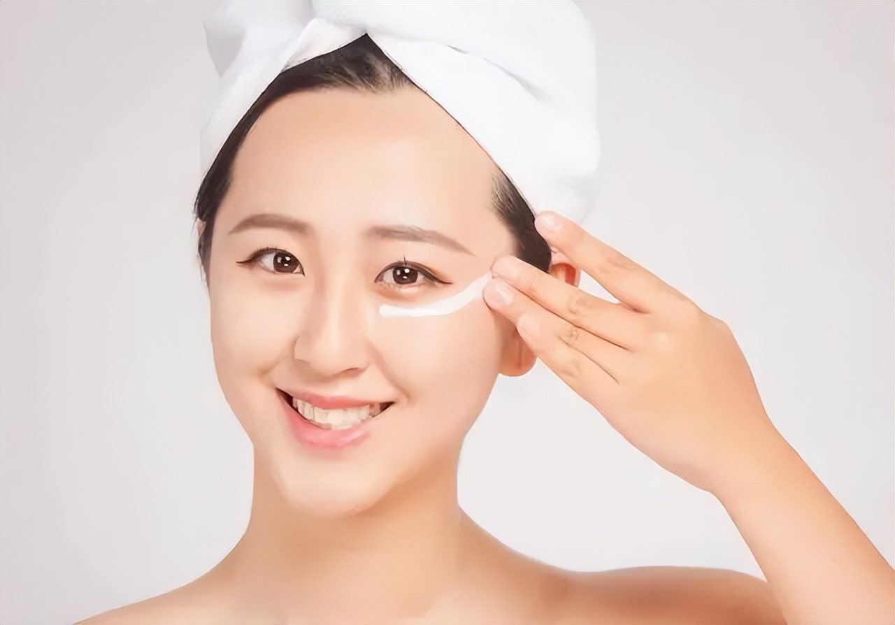 淡化眼部皱纹细纹最好用的眼霜,祛眼部皱纹最有效的方法