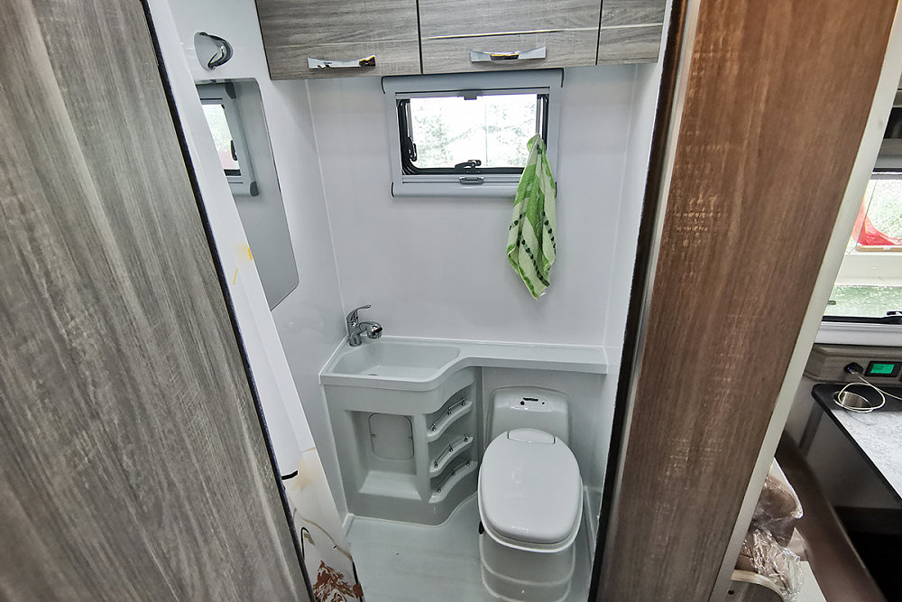 跃进h300国六轻卡4.2米厢货多少钱,不到30万的大型豪华房车