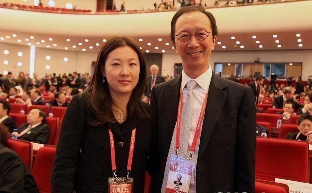 跳水女皇伏明霞家庭,跳水冠军伏明霞婚姻