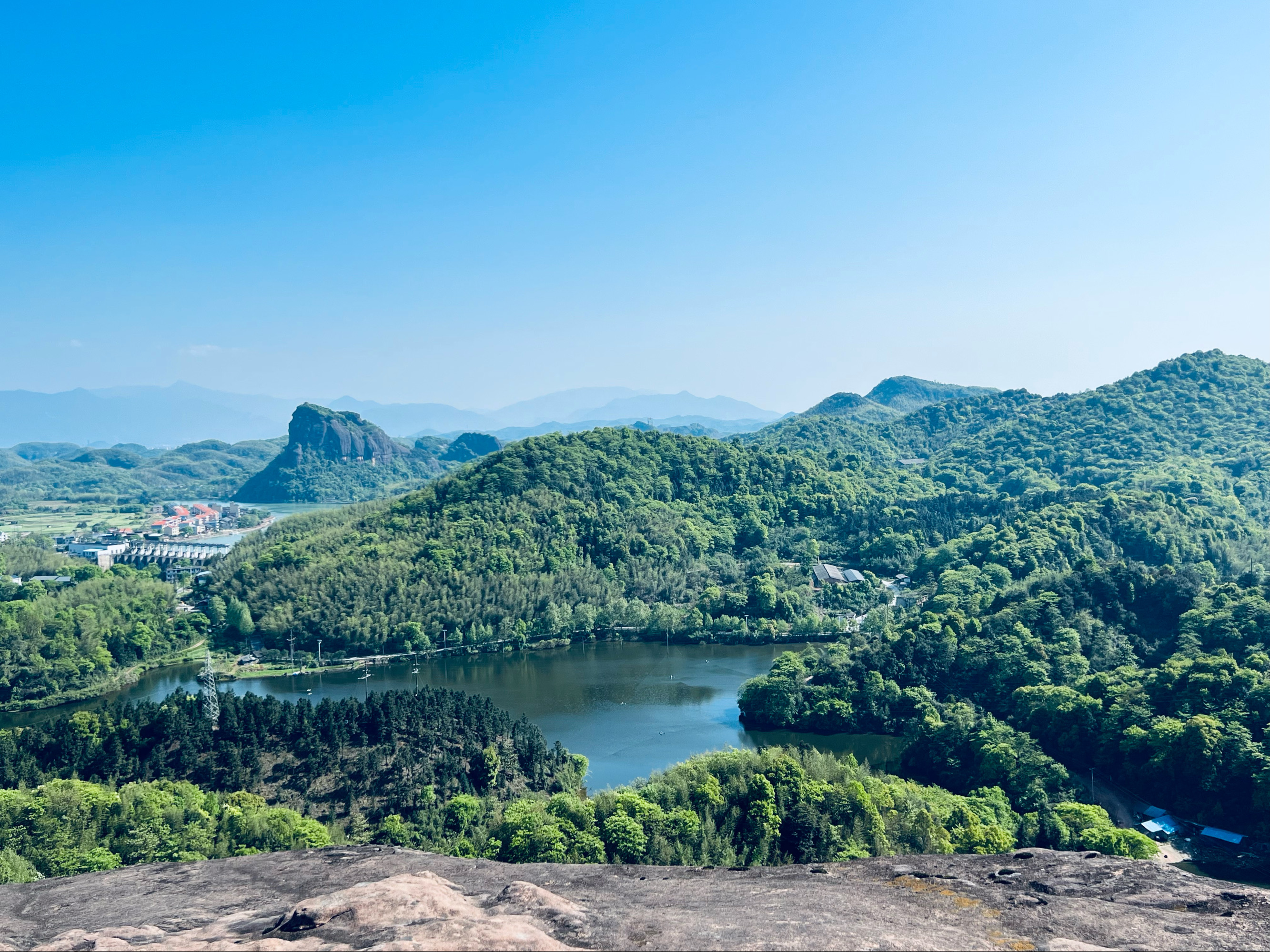 和平村，向往田园牧歌的乡间生活