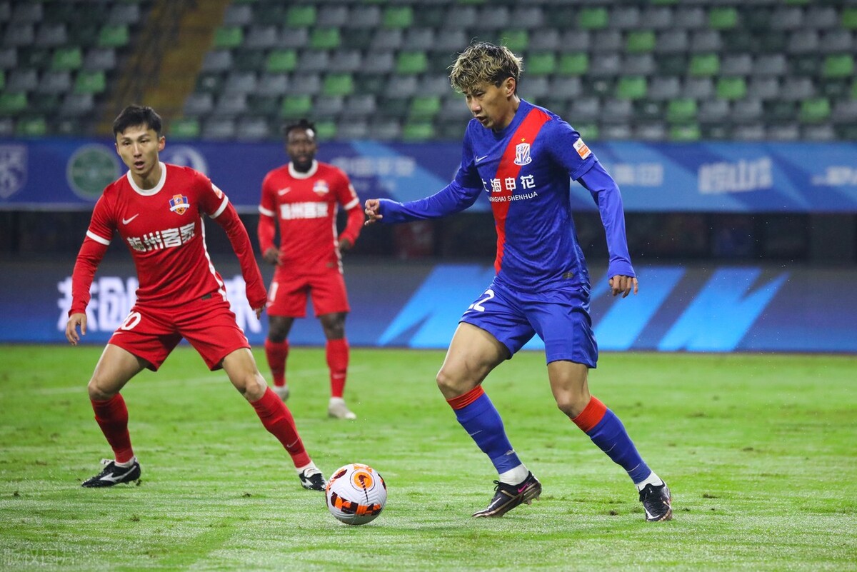 中超最新积分榜成都蓉城2-0广州队申花1-0梅州武汉长江跳出降级区