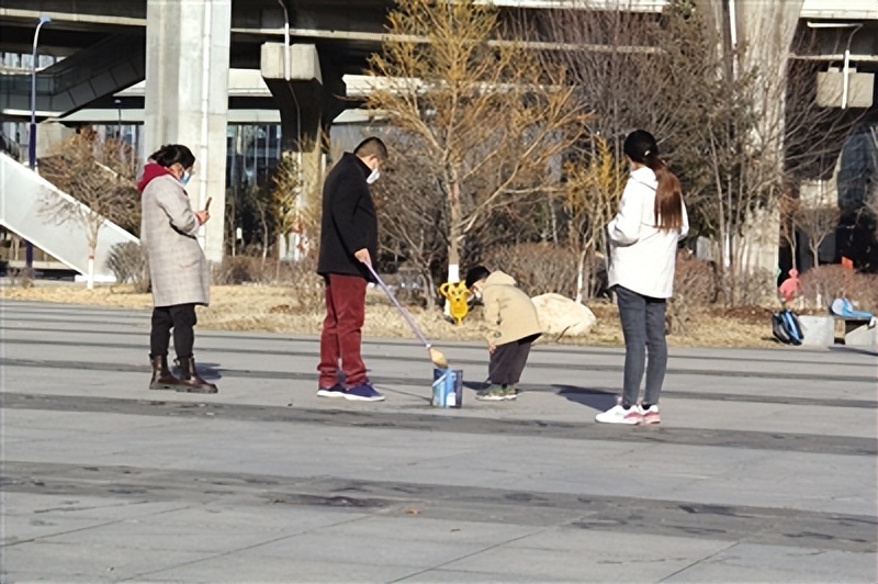 商铺有序恢复营业、购物渠道不断增多、商品种类越来越丰富……人间烟火气最抚凡人心