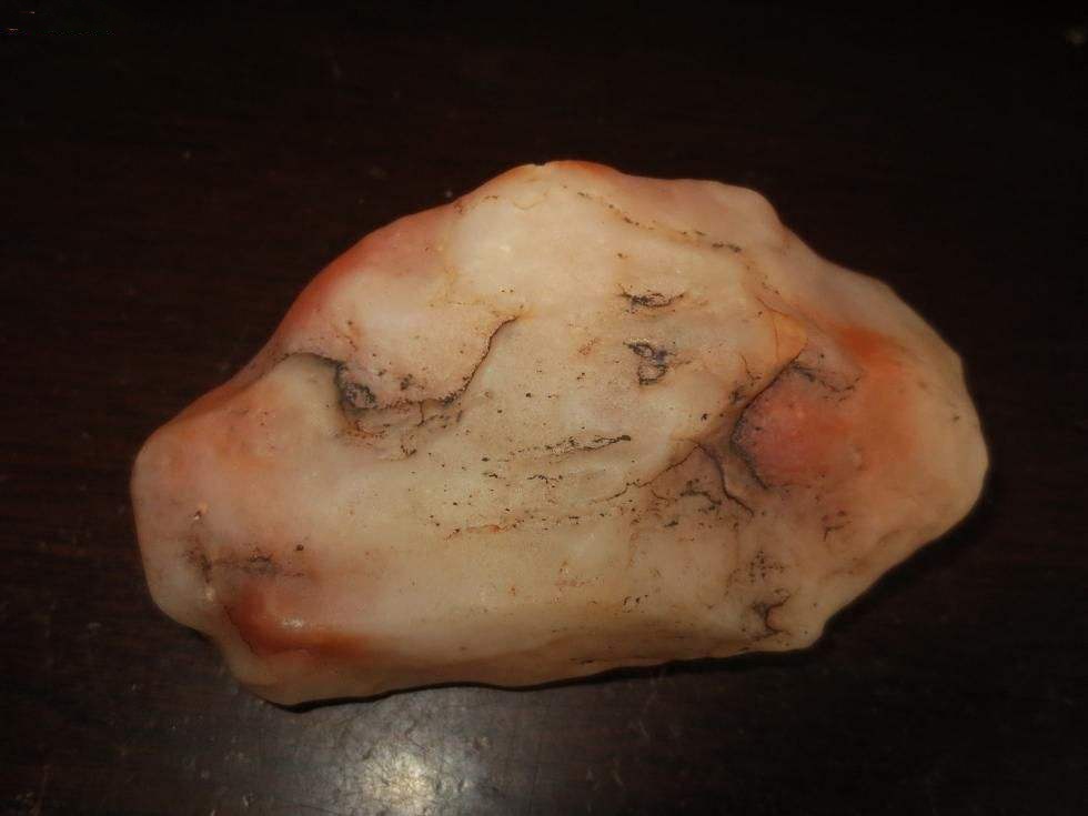 戈壁滩上的什么石头最值得收藏,戈壁滩黑色带蜂窝石头是什么石