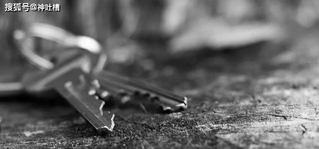 跟踪狂尾随女孩踩点,惊悚跟踪女孩